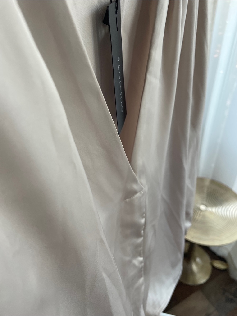 NWT Dynamite Soft Cream Satin V-Neck Blouse - Picture 5 of 16